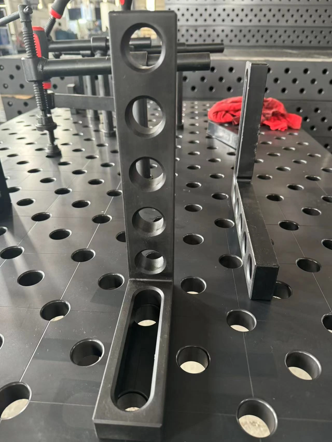 3D welding table with clamp fixtures 3D welding table with clamp fixtures